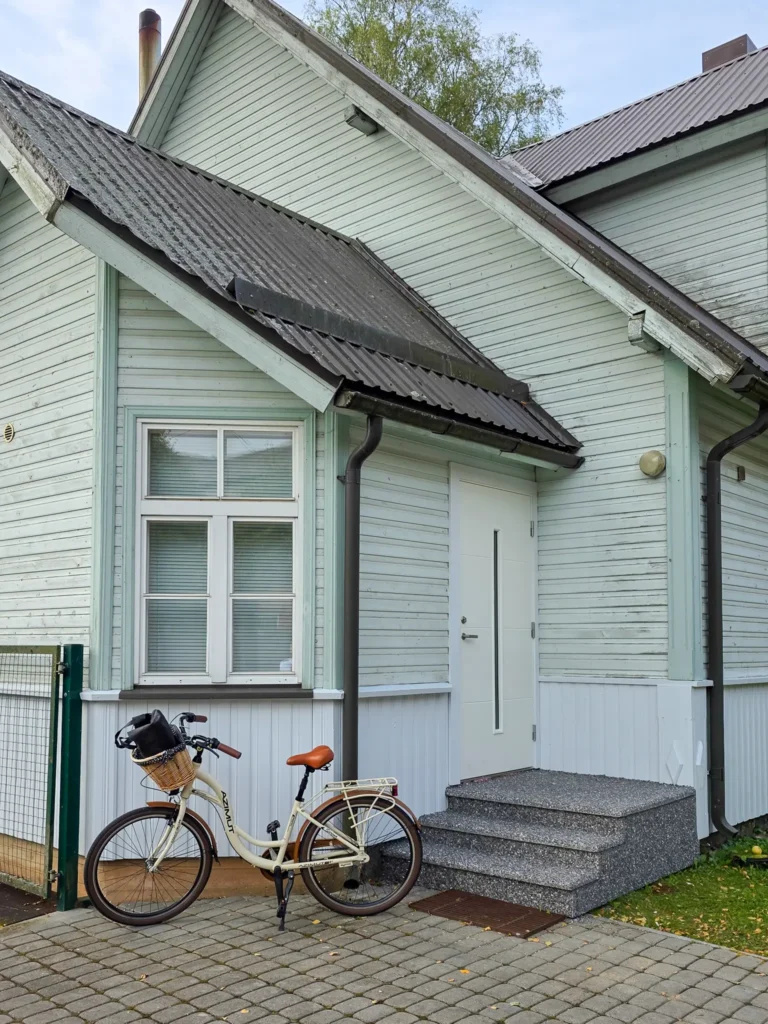 Viljandimaal asuva Mõisaküla lasteaia renoveeritud välistrepp