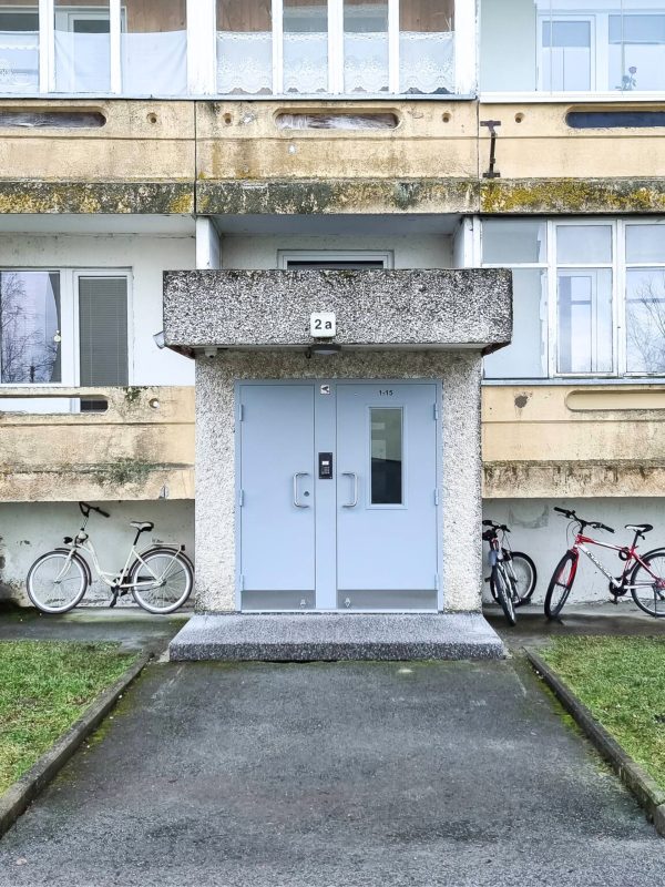 Kehras asuva kortermaja trepi renoveerimine